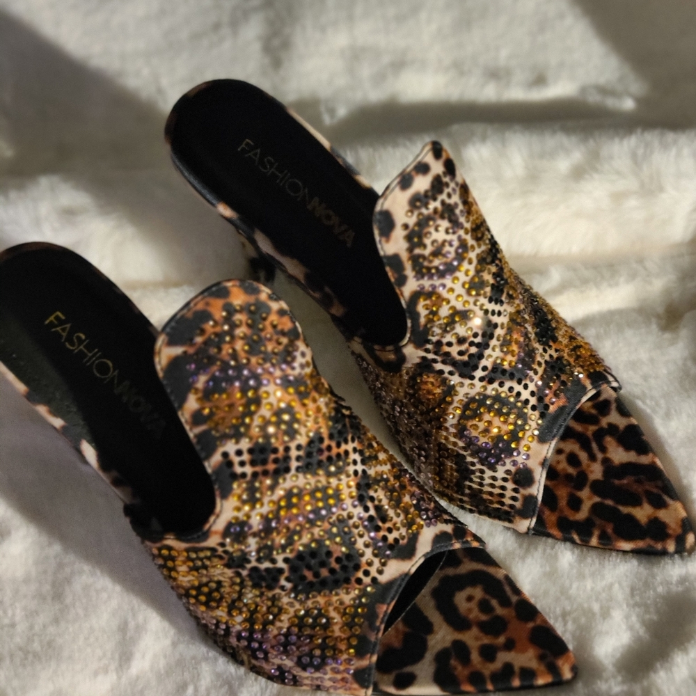 Open Toe Mule Sandals - Picture 2 of 5